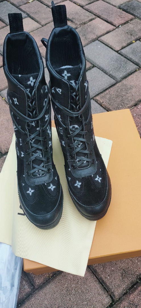 Louis Vuitton Metropolis Flat Ranger Monogram Denim Black For Women LV 1A9RPZ - Image 6