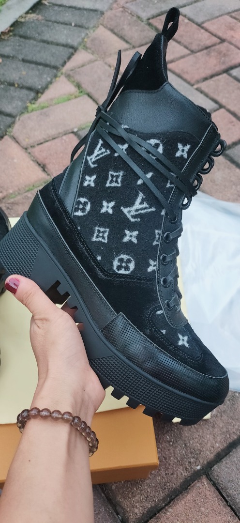 Louis Vuitton Metropolis Flat Ranger Monogram Denim Black For Women LV 1A9RPZ - Image 2