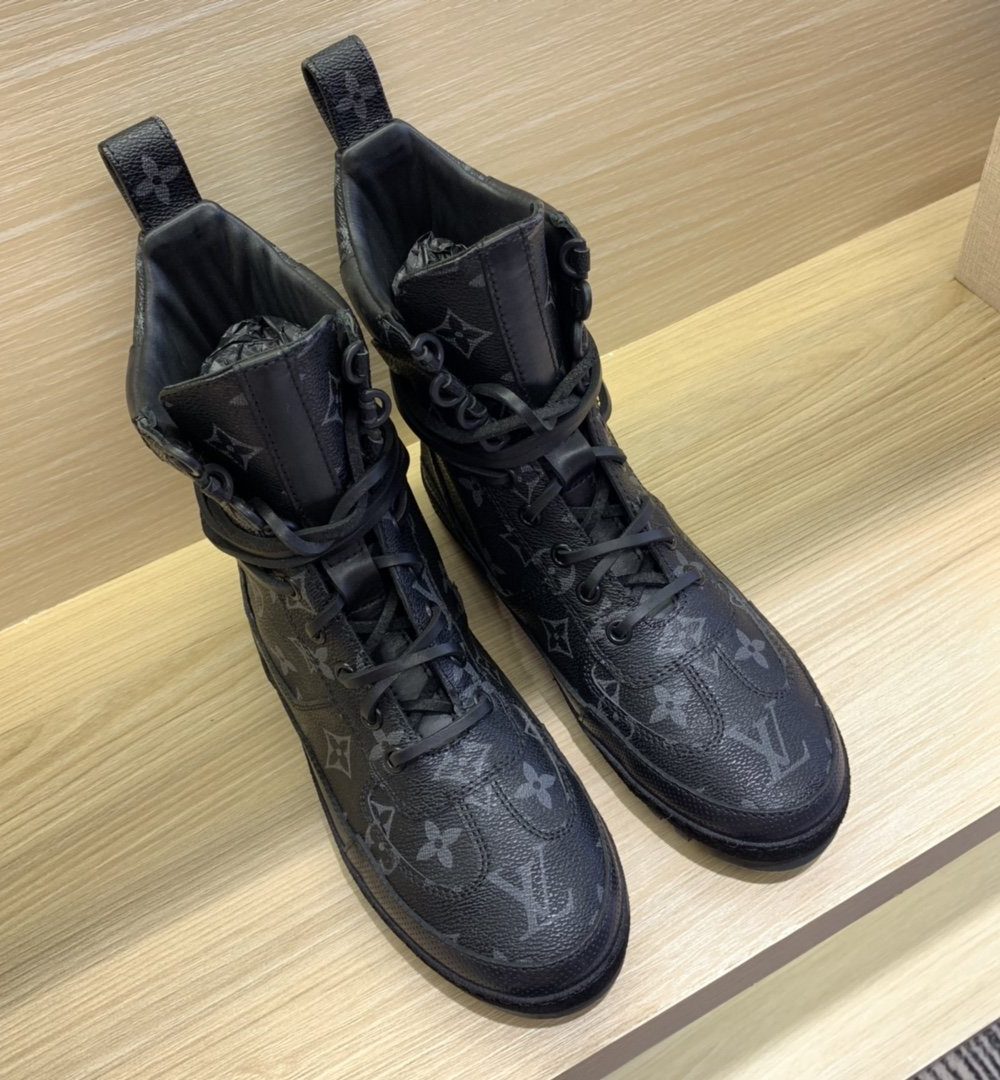 Louis Vuitton Metropolis Flat Ranger Monogram Denim Black For Women LV