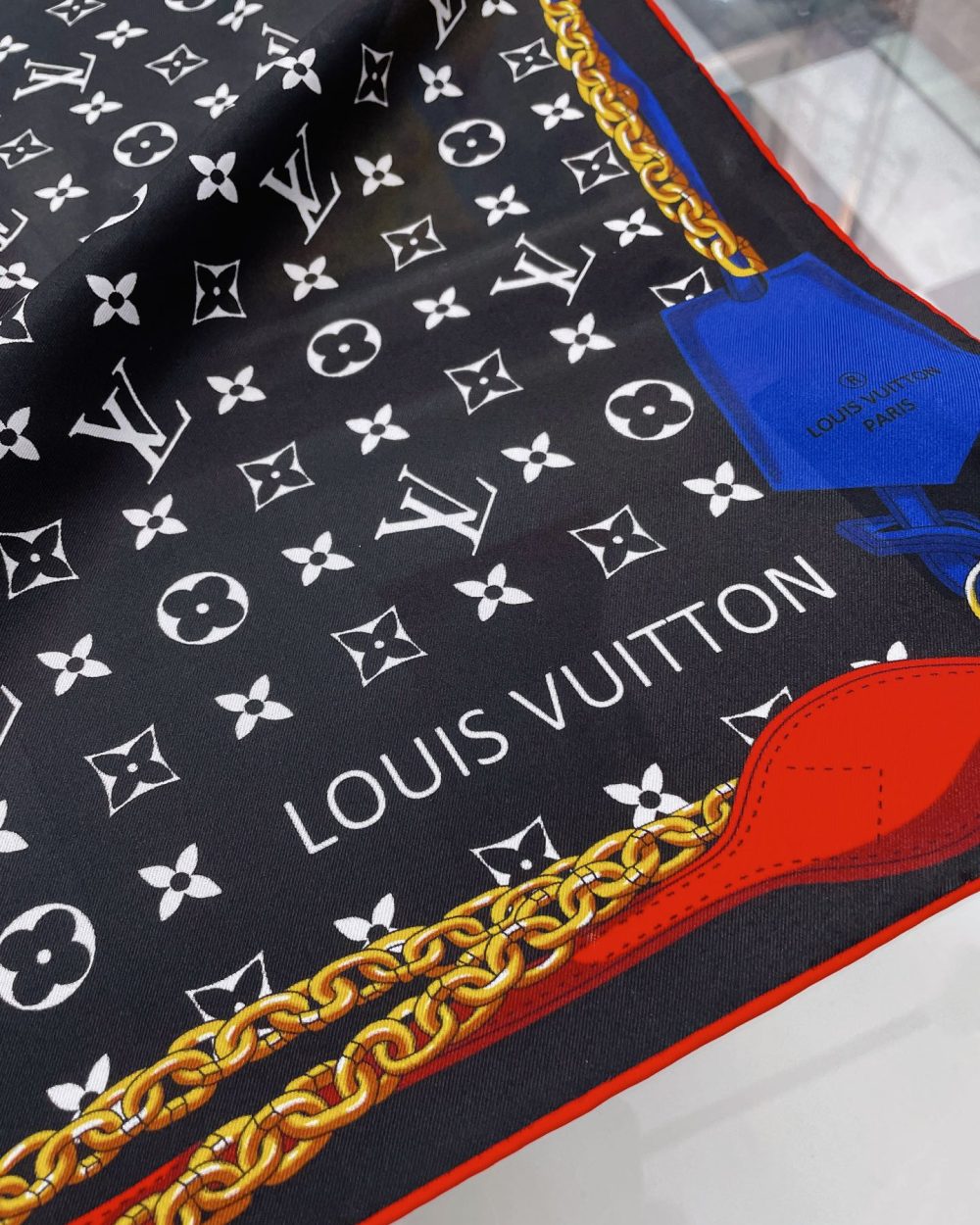 Louis Vuitton Monogram Pattern Black and White Square Scarf 90cm/35in 