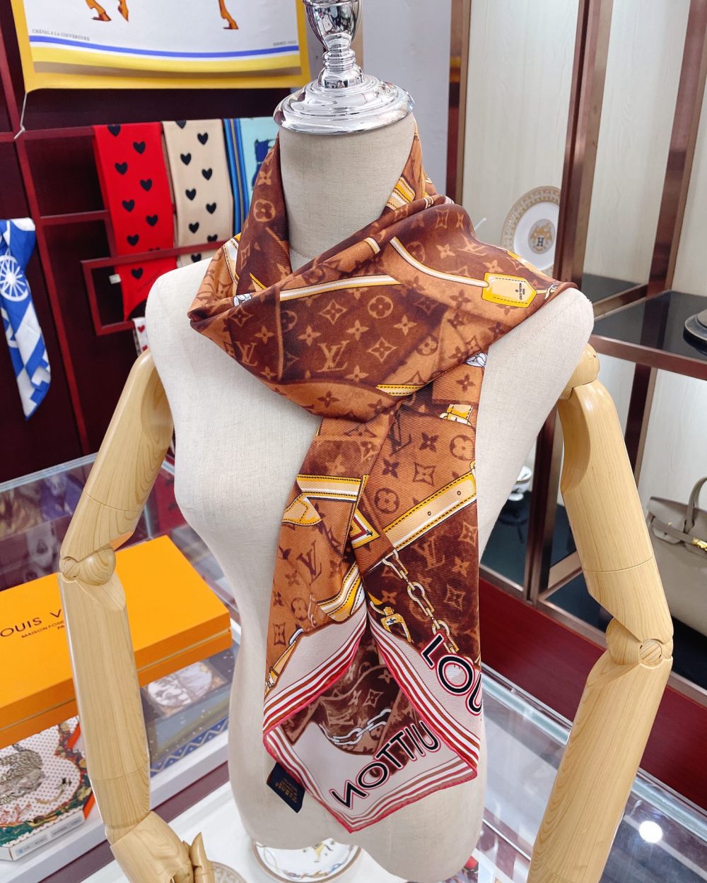 Louis Vuitton More and More Double Face Shawl Brown Scarf 90cm/35in M76933 