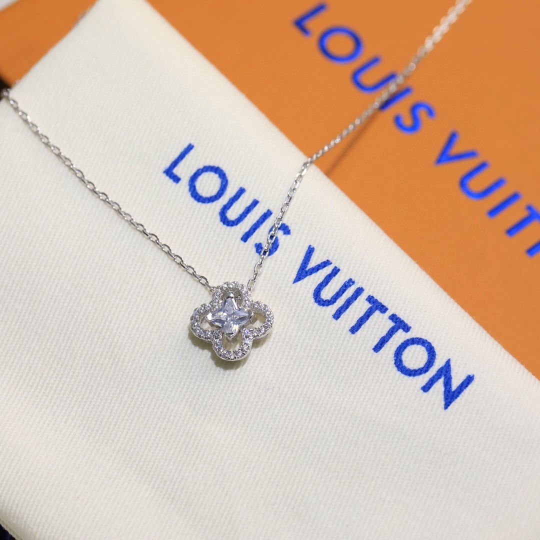 Louis Vuitton Necklace - Image 2