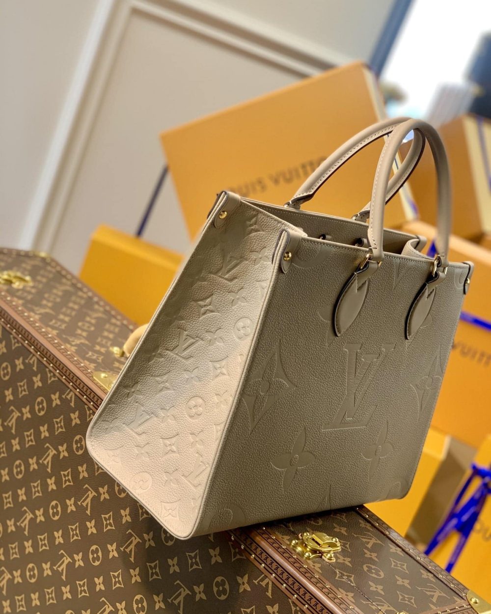 1:1 Replica Louis Vuitton LV Onthego MM Monogram Empreinte Leather Luxury Bag For Women M45607 - 35cm