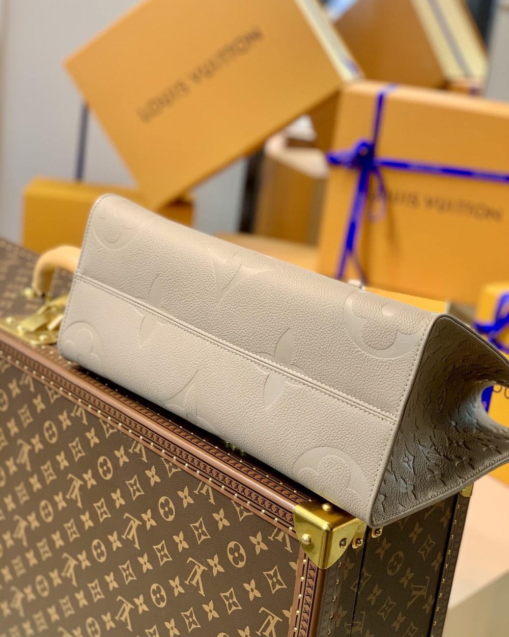 1:1 Replica Louis Vuitton LV Onthego MM Monogram Empreinte Leather Luxury Bag For Women M45607 - 35cm