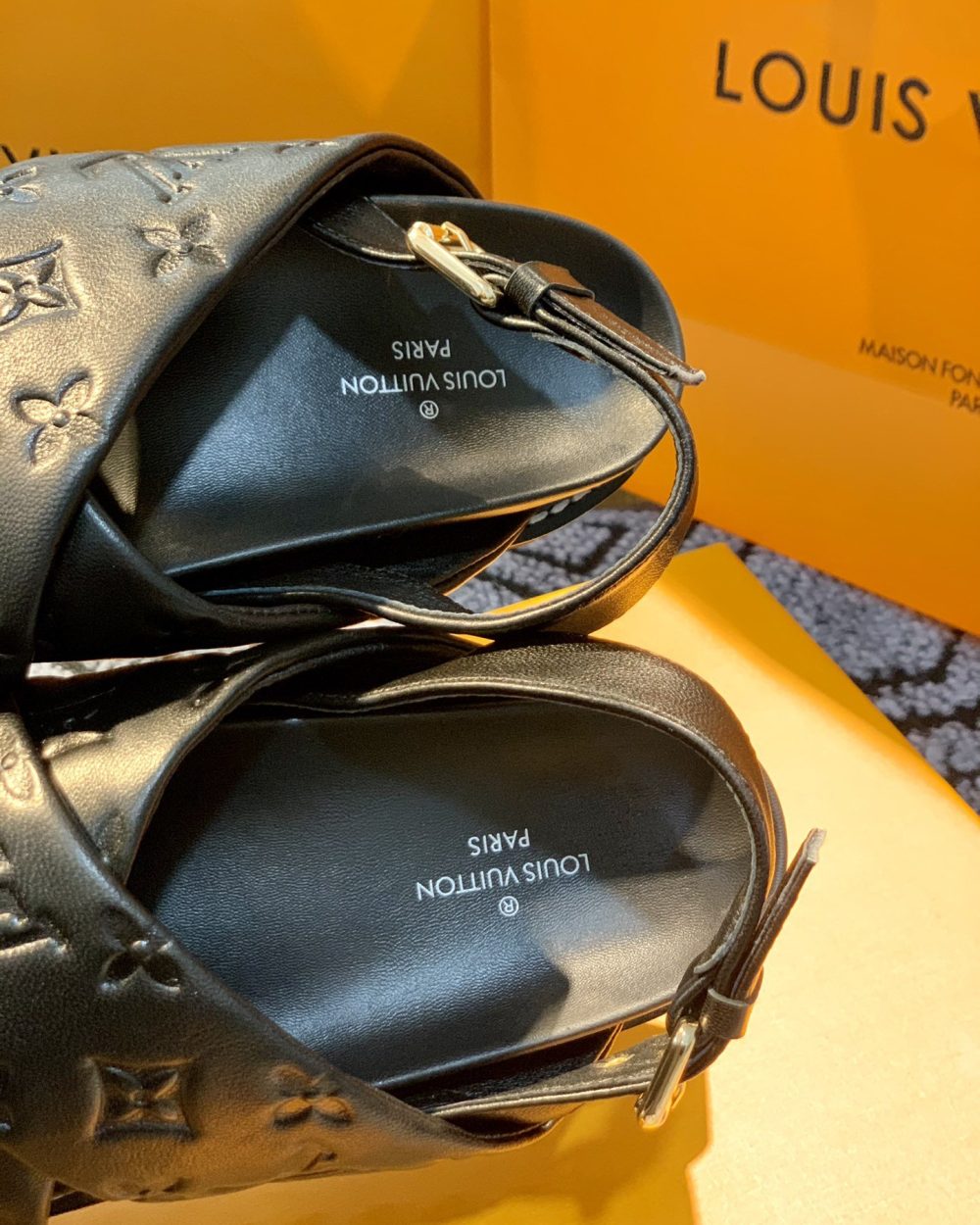 Louis Vuitton Paseo Flat Comfort Sandal Black For Women LV 1A9RDO