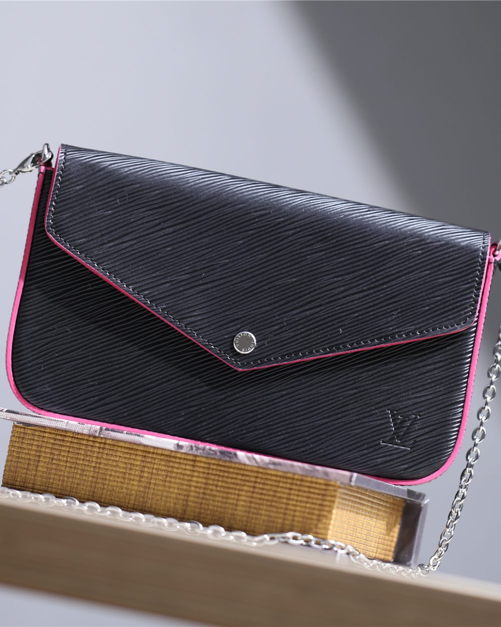 1:1 Replica Louis Vuitton Pochette Felicie Epi Black/Red For Women, Women's Wallets 8.3in/21cm LV