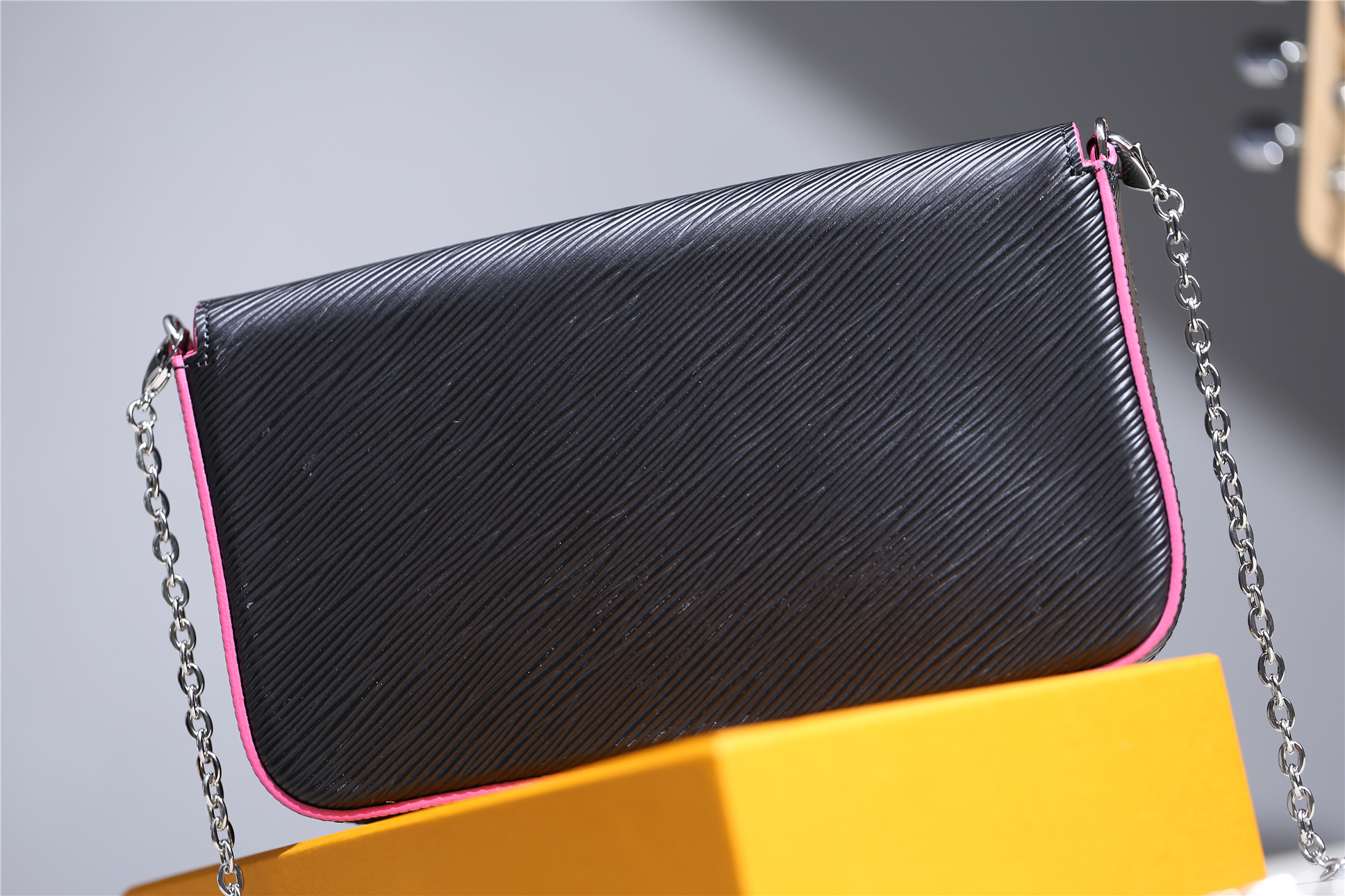 1:1 Replica Louis Vuitton Pochette Felicie Epi Black/Red For Women, Women's Wallets 8.3in/21cm LV - Image 2