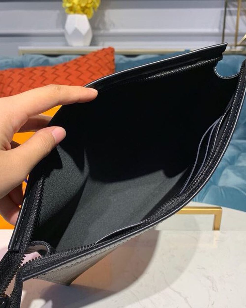 1:1 Replica Louis Vuitton Pochette Voyage MM Monogram Canvas For Men, Men's Wallet 8.3in/27cm LV M61692