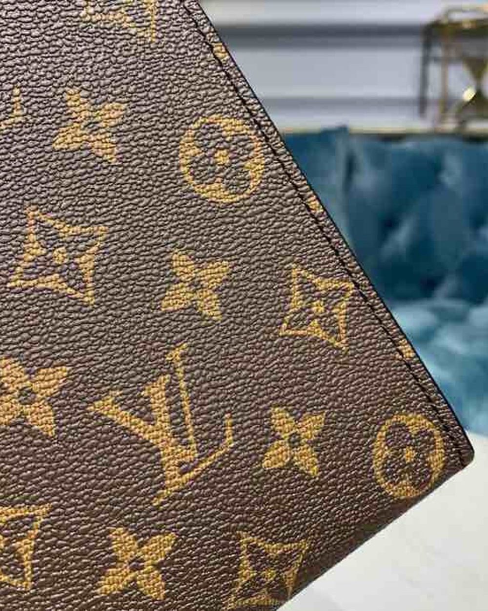1:1 Replica Louis Vuitton Pochette Voyage MM Monogram Canvas For Men, Men's Wallet 8.3in/27cm LV M61692