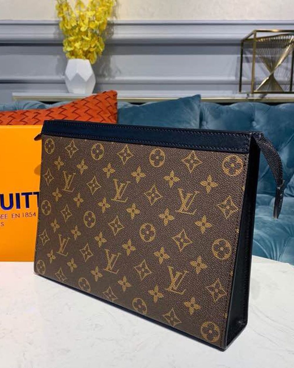 1:1 Replica Louis Vuitton Pochette Voyage MM Monogram Canvas For Men, Men's Wallet 8.3in/27cm LV M61692