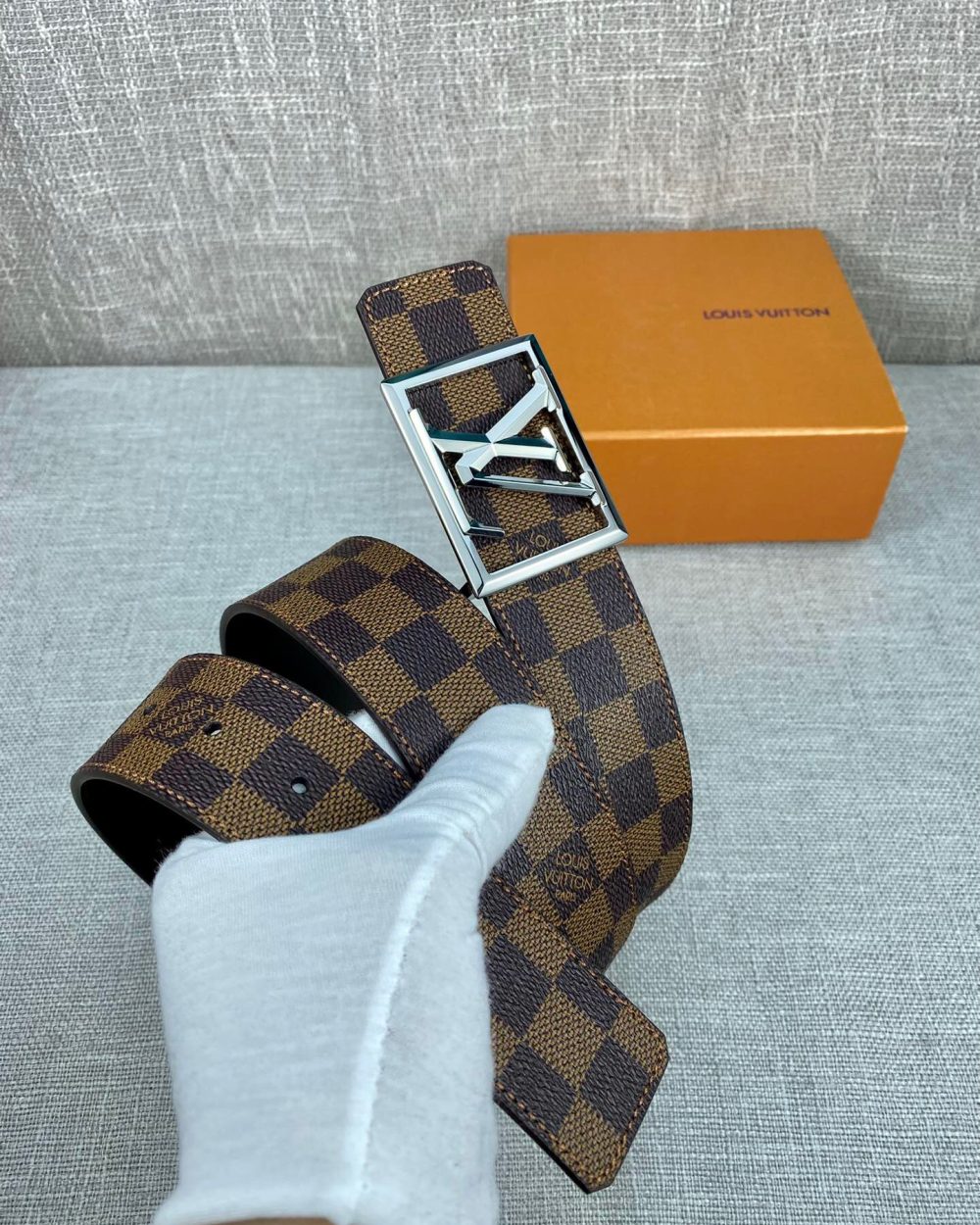 1:1 Replica Louis Vuitton Pyramide Frame Reversible LV Belt Damier Metal Hardware LV Women Belt