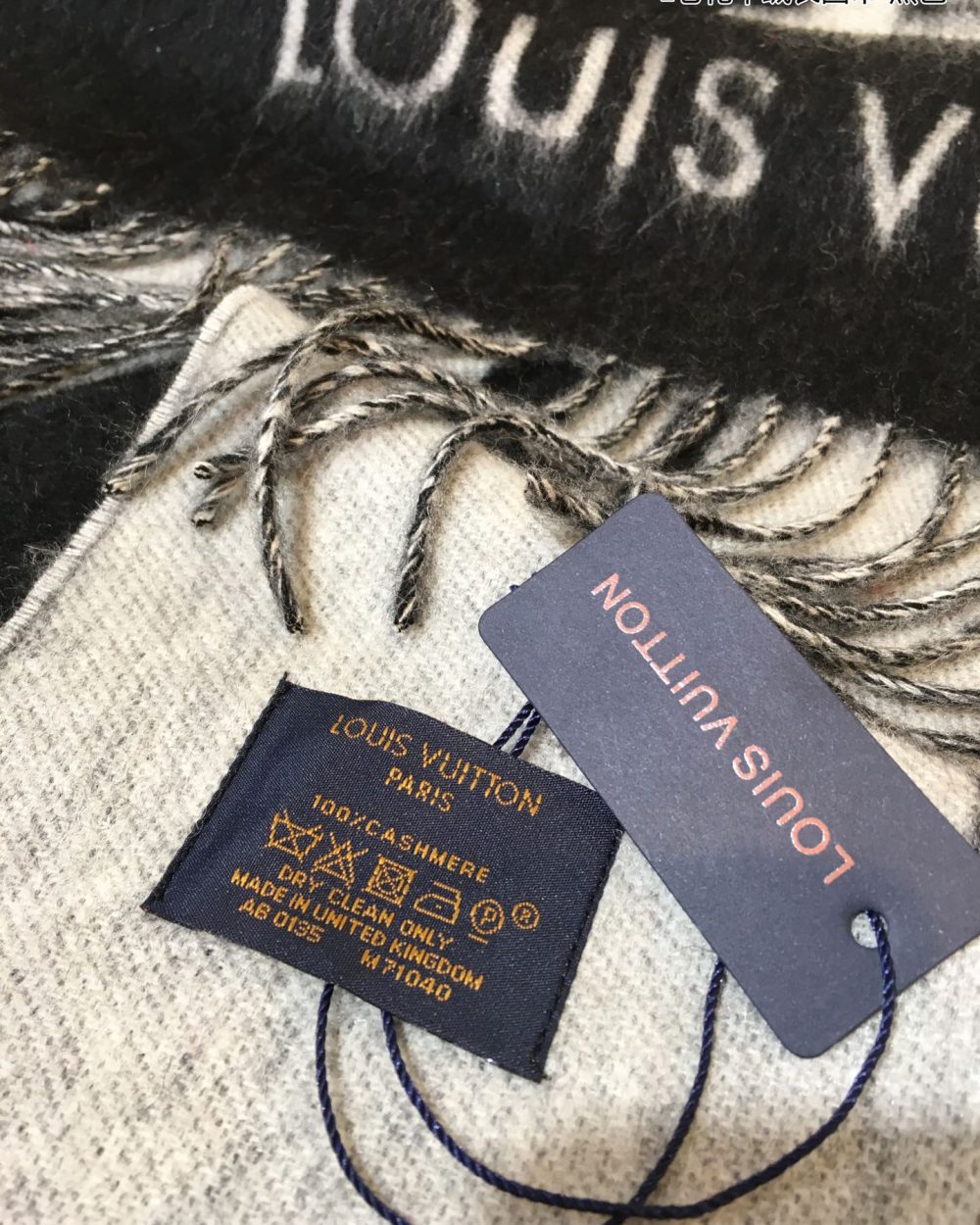 Louis Vuitton Reykjavik Scarf Black 75in/190cm M71040