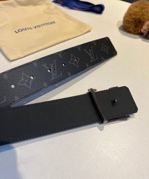 1:1 Replica Louis Vuitton Shake Reversible LV Belt Monogram Eclipse Canvas Black Metal hardware LV Women Belt