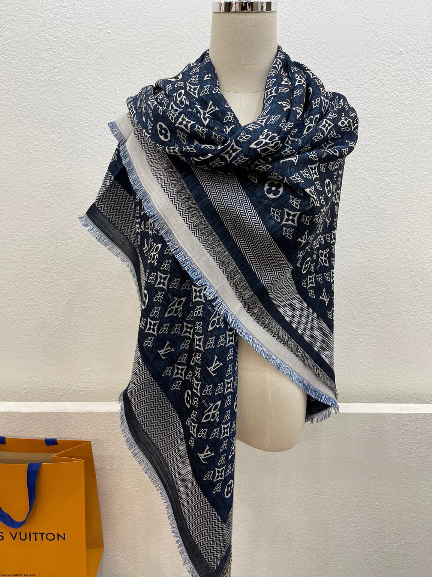Louis Vuitton Since 1854 Monogram Shawl Scarf MP2821 Blue 56in/142cm