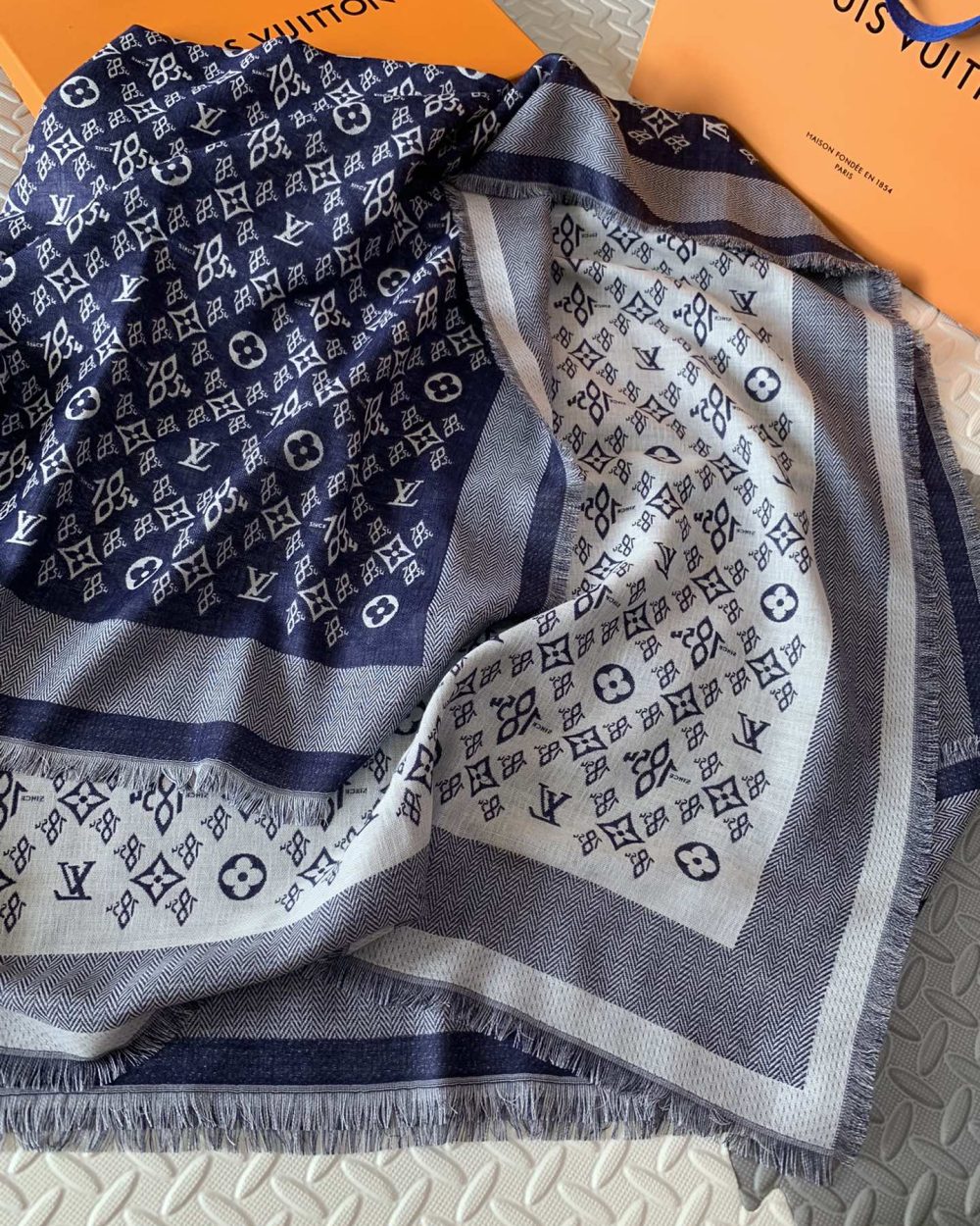 Louis Vuitton Since 1854 Monogram Shawl Scarf MP2821 Blue 56in/142cm 