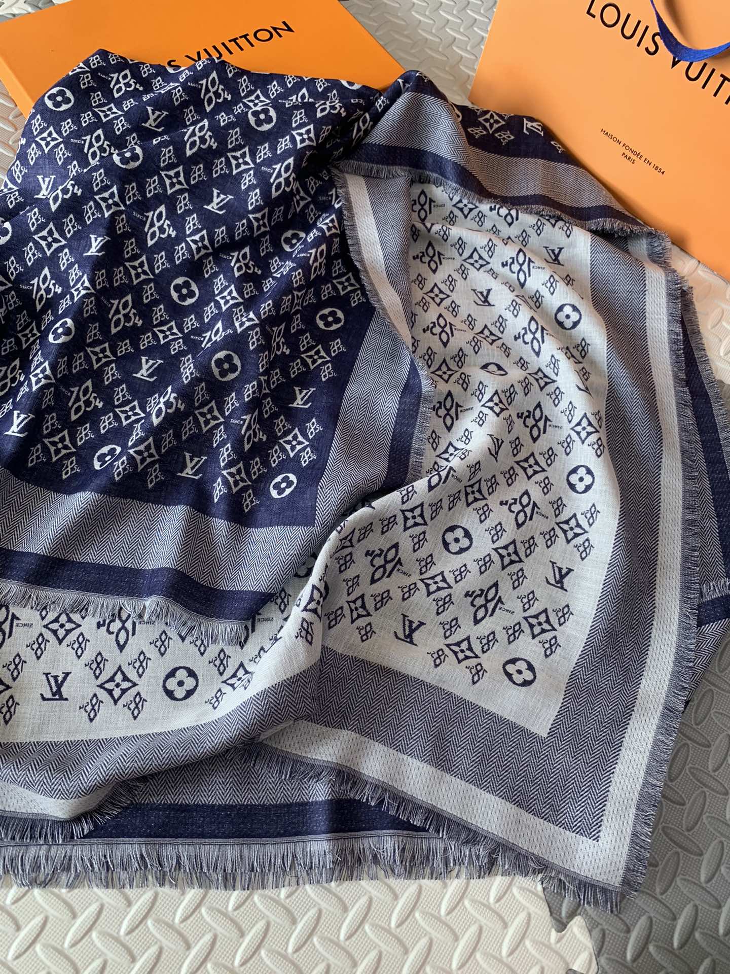 Louis Vuitton Since 1854 Monogram Shawl Scarf MP2821 Blue 56in/142cm - Image 3