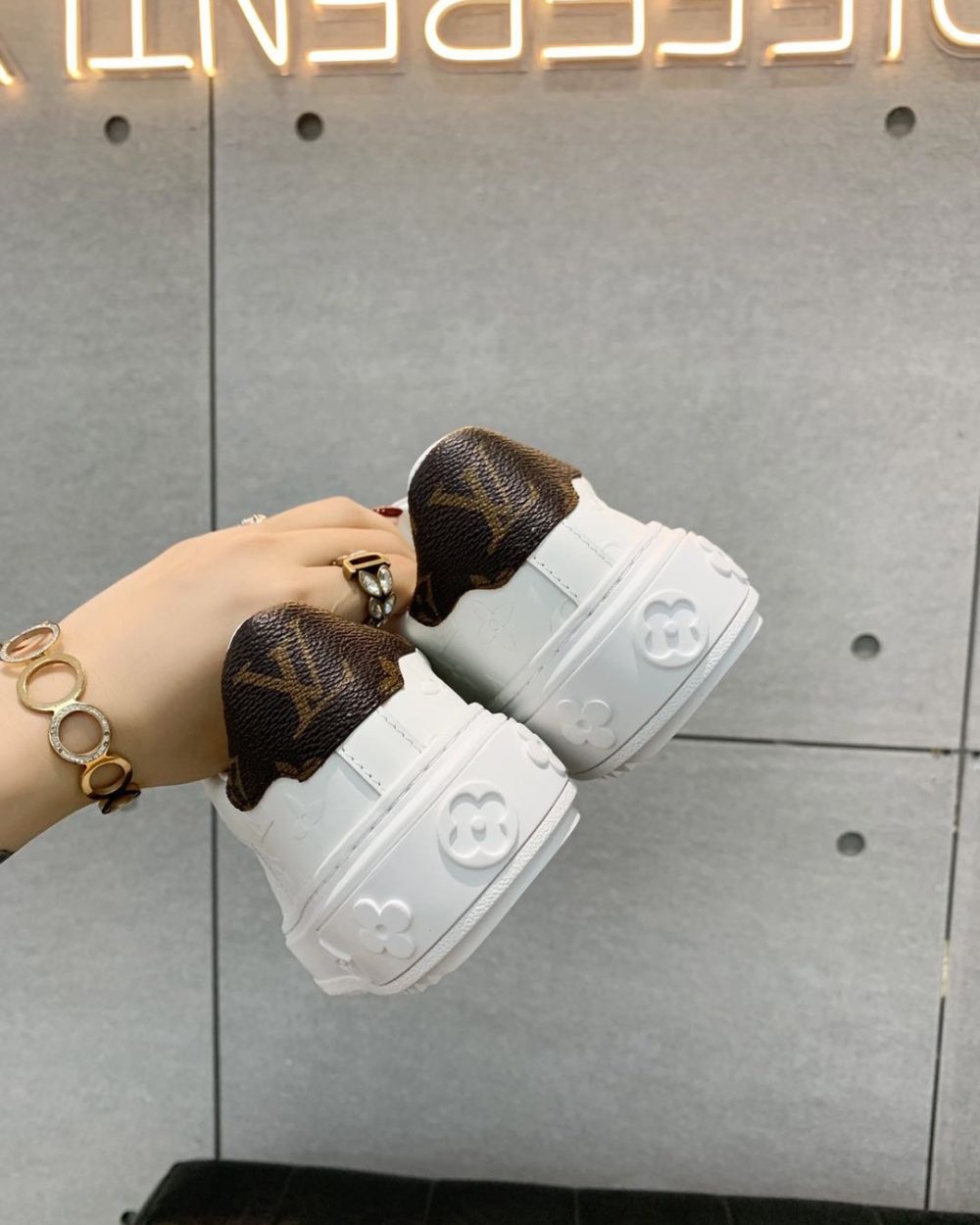 Louis Vuitton Time Out Sneaker White For Women LV 1A9HBD