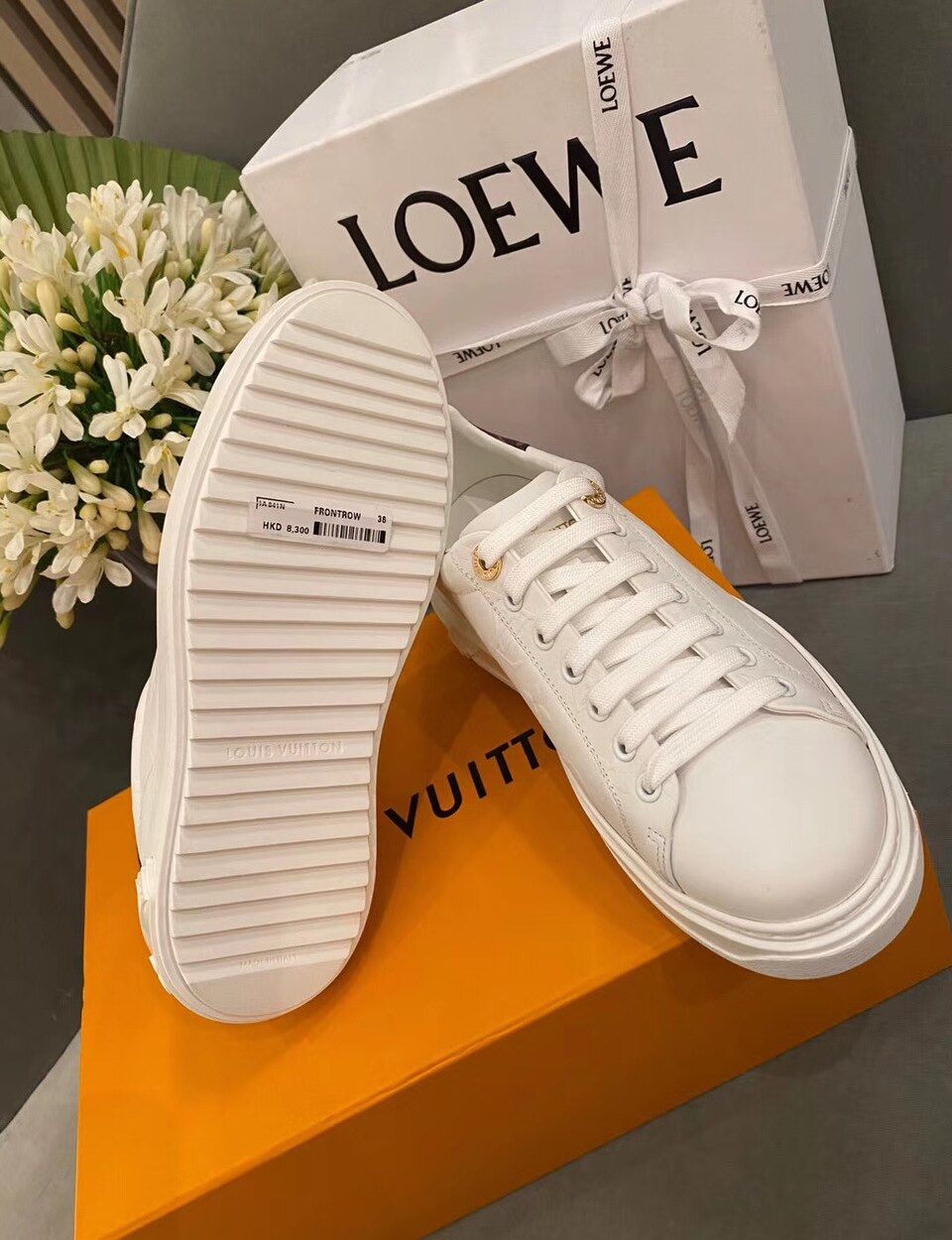 Louis Vuitton Time Out Sneakers Calfskin Leather Spring/Summer Collection, White