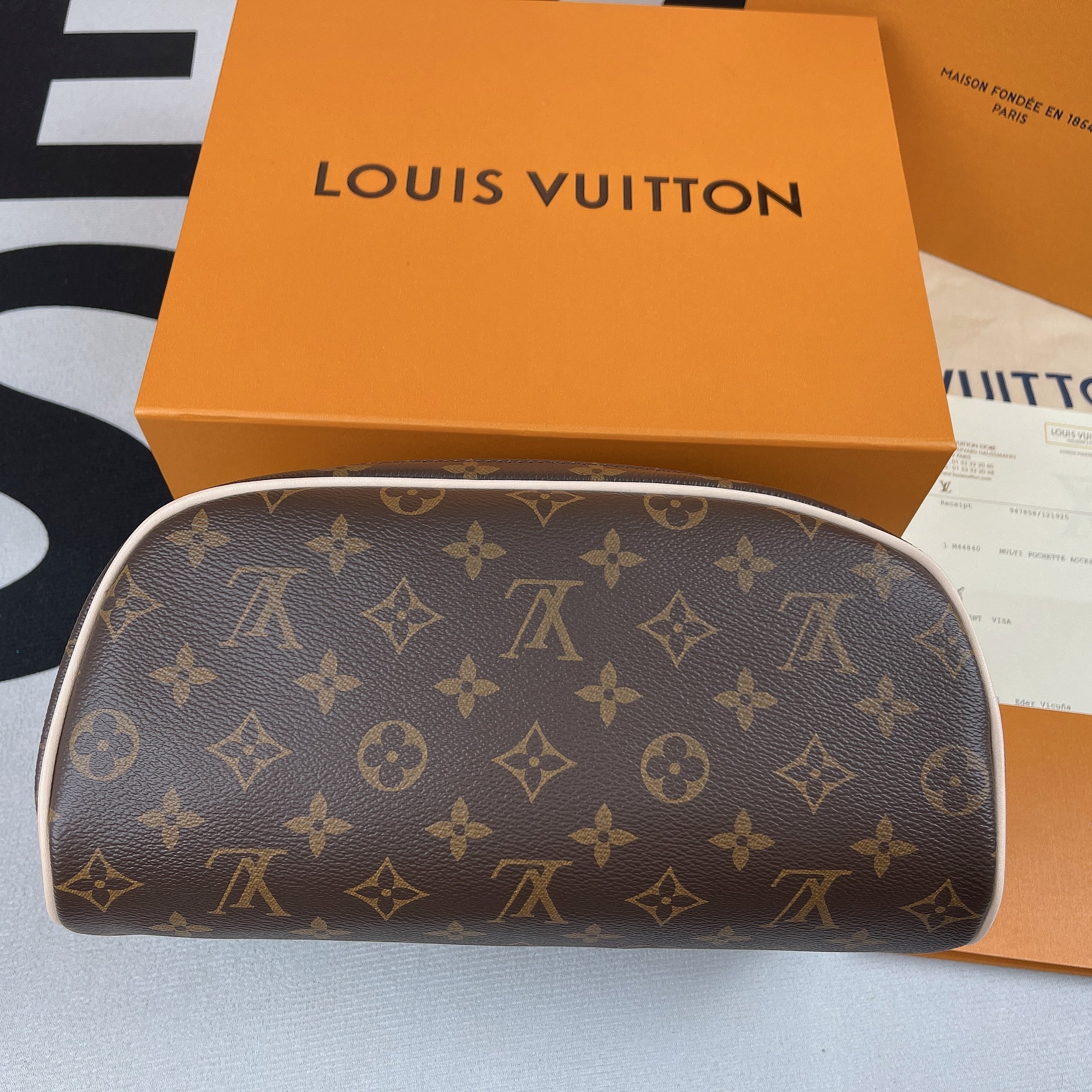 1:1 Replica Louis Vuitton Toilet Pouch GM Monogram Canvas For Women, Women's Wallets 7.9in/20cm LV M47507 - Image 9