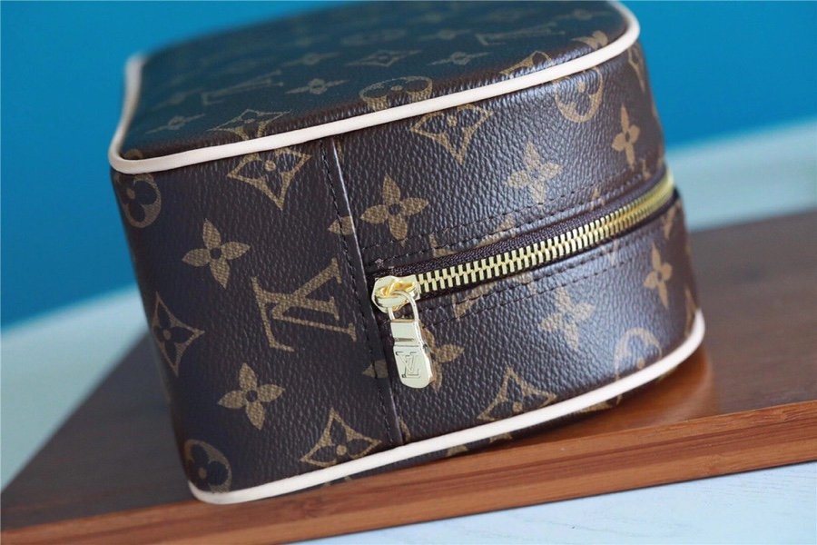 1:1 Replica Louis Vuitton Toilet Pouch GM Monogram Canvas For Women, Women's Wallets 7.9in/20cm LV M47507 - Image 4