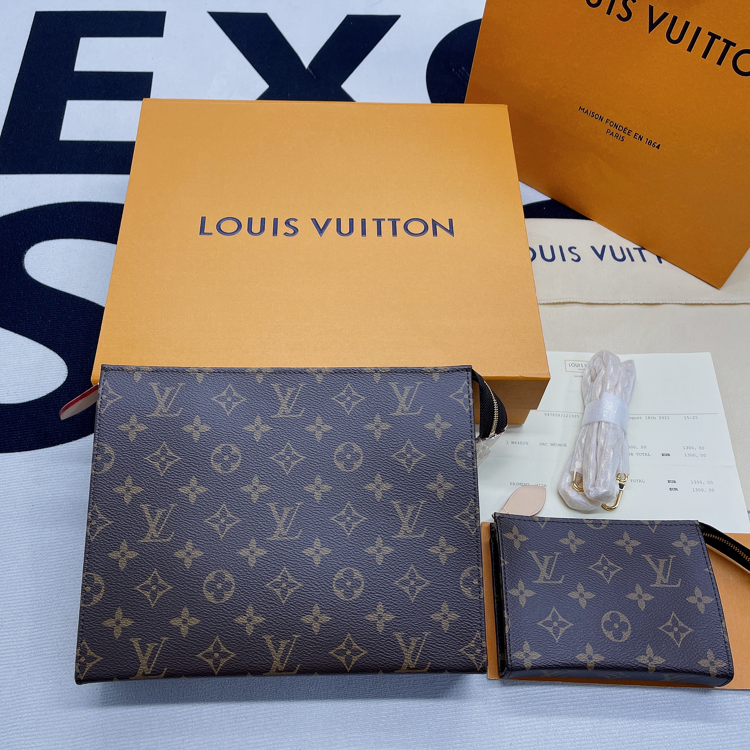 1:1 Replica Louis Vuitton Toiletry Pouch on Chain Monogram Canvas For Women, Women's Wallets 9.8in/25cm LV M81412 - Image 11