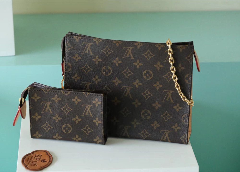 1:1 Replica Louis Vuitton Toiletry Pouch on Chain Monogram Canvas For Women, Women's Wallets 9.8in/25cm LV M81412