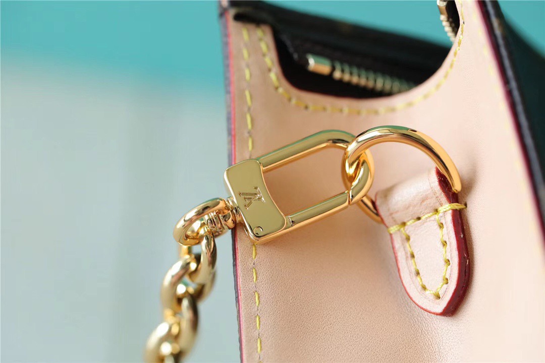 1:1 Replica Louis Vuitton Toiletry Pouch on Chain Monogram Canvas For Women, Women's Wallets 9.8in/25cm LV M81412 - Image 7