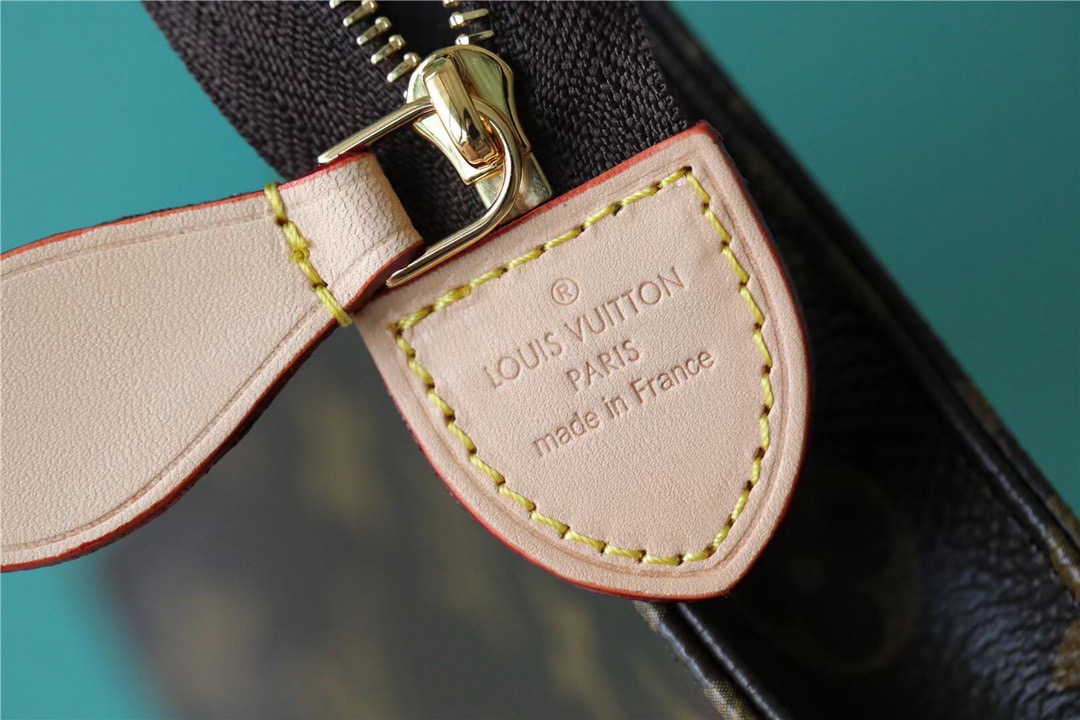 1:1 Replica Louis Vuitton Toiletry Pouch on Chain Monogram Canvas For Women, Women's Wallets 9.8in/25cm LV M81412 - Image 2