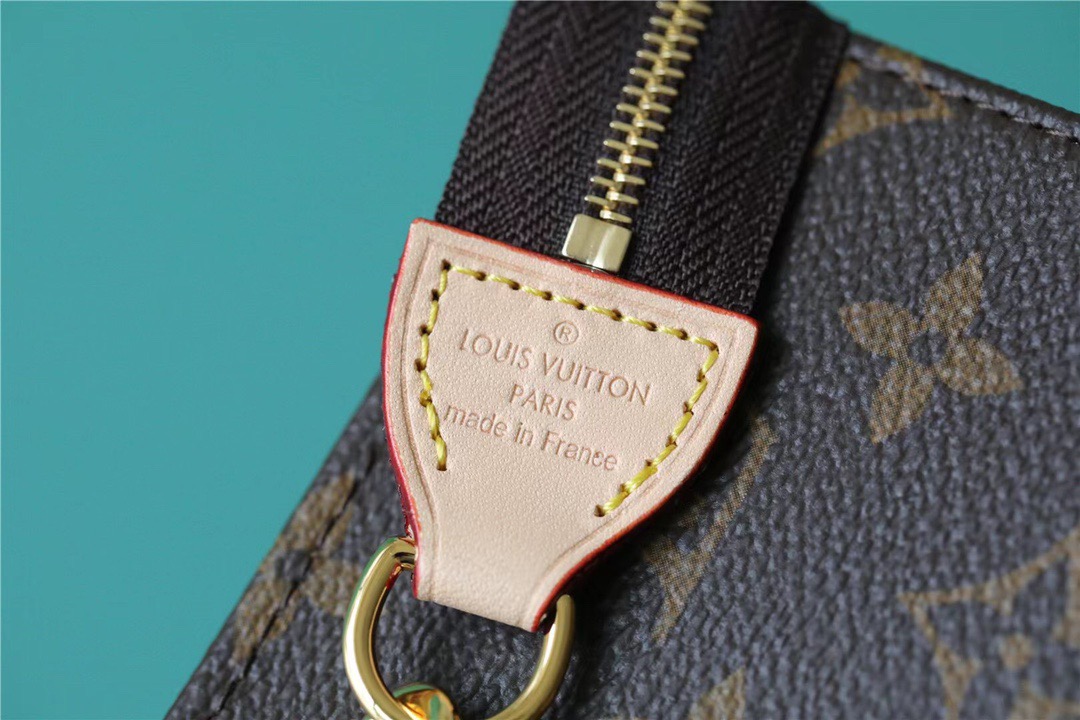 1:1 Replica Louis Vuitton Toiletry Pouch on Chain Monogram Canvas For Women, Women's Wallets 9.8in/25cm LV M81412 - Image 4