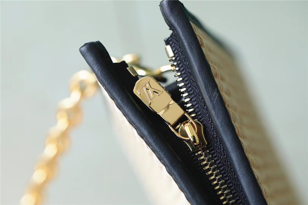 1:1 Replica Louis Vuitton Toiletry Pouch on Chain Raffia Natural /Black For Women, Women's Wallets 9.8in/25cm LV M81366 - Image 7