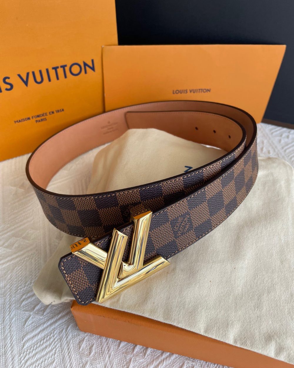 1:1 Replica Louis Vuitton Twist Iconic Initiales LV Belt Damier Infini Canvas Brown Gold Finishing LV Women Belt