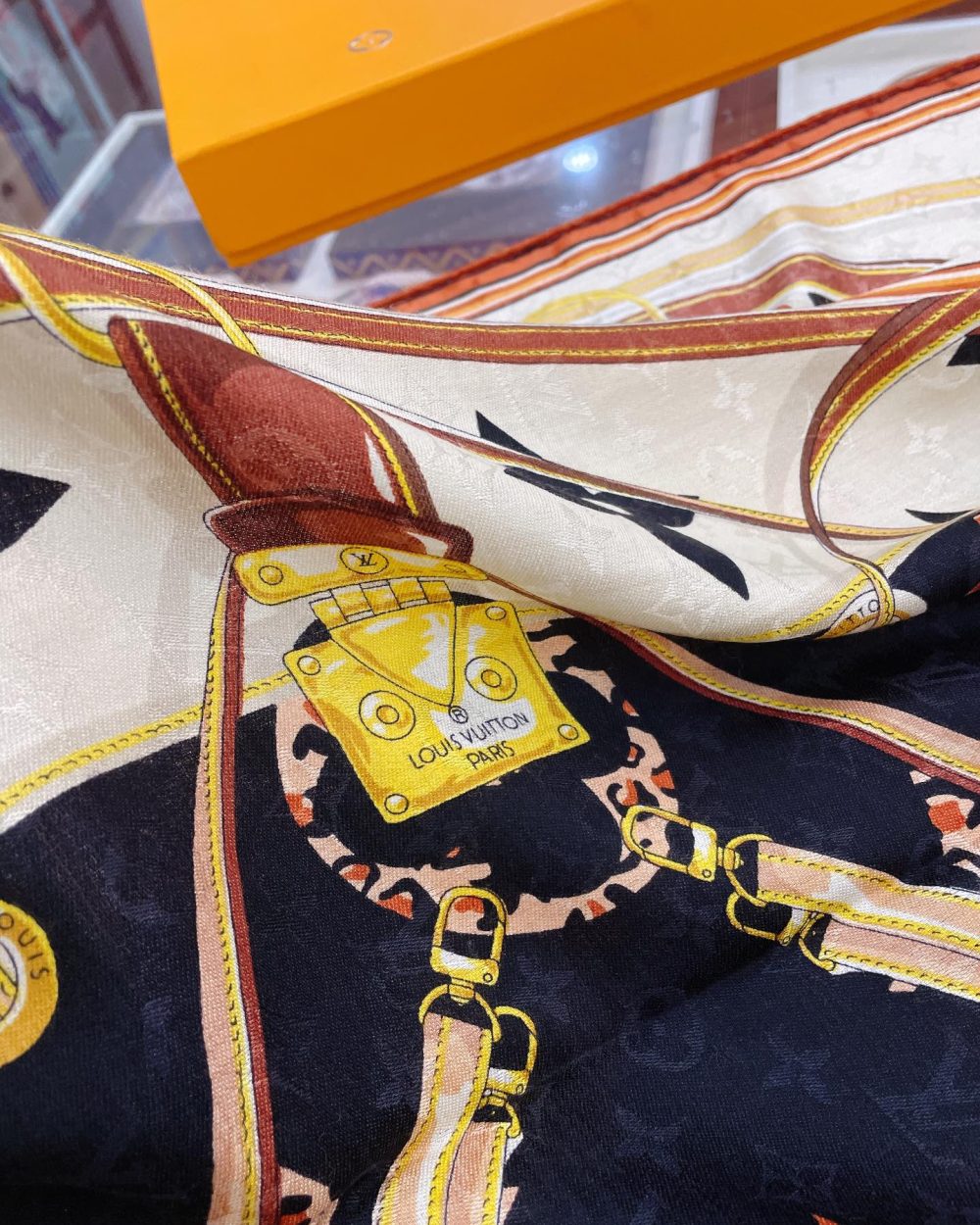 Louis Vuitton Wild at Heart My Everything Souple Face Shawl Brown 110cm/43in m00411