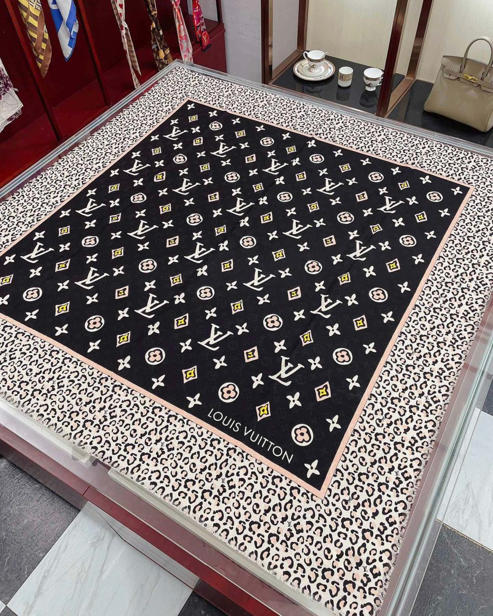 Louis Vuitton Wild at Heart Shawl Black 140cm/55in M00409