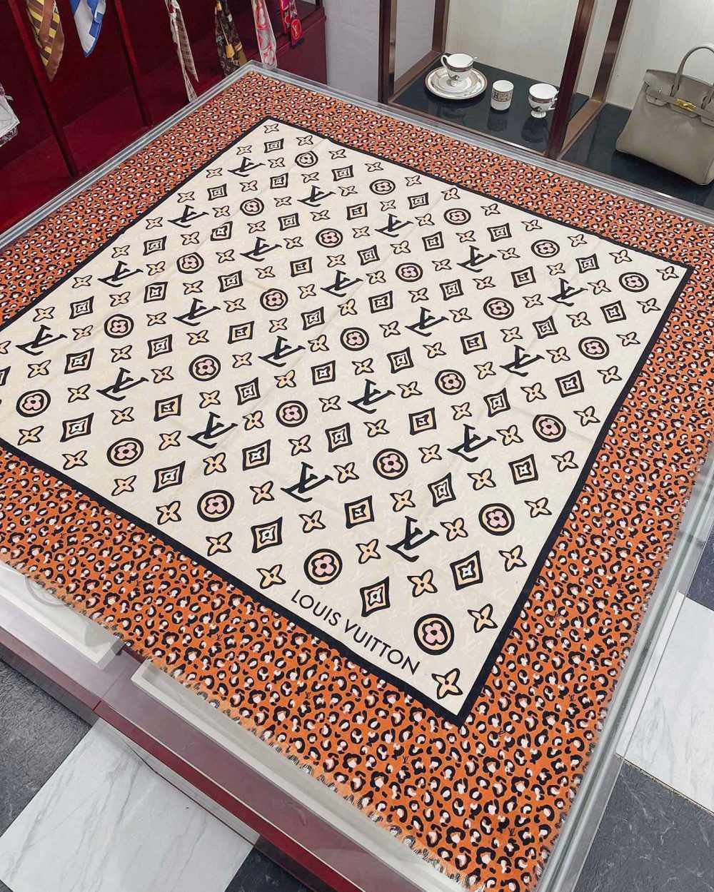 Louis Vuitton Wild at Heart Shawl Brown 140cm/55in