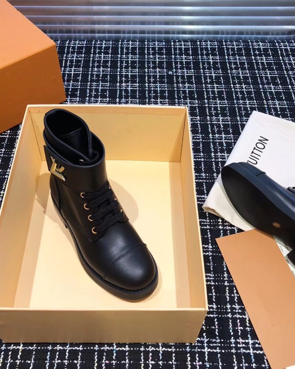 Louis Vuitton Wonderland Flat Ranger Calfskin Leather Fall/Winter Collection Black