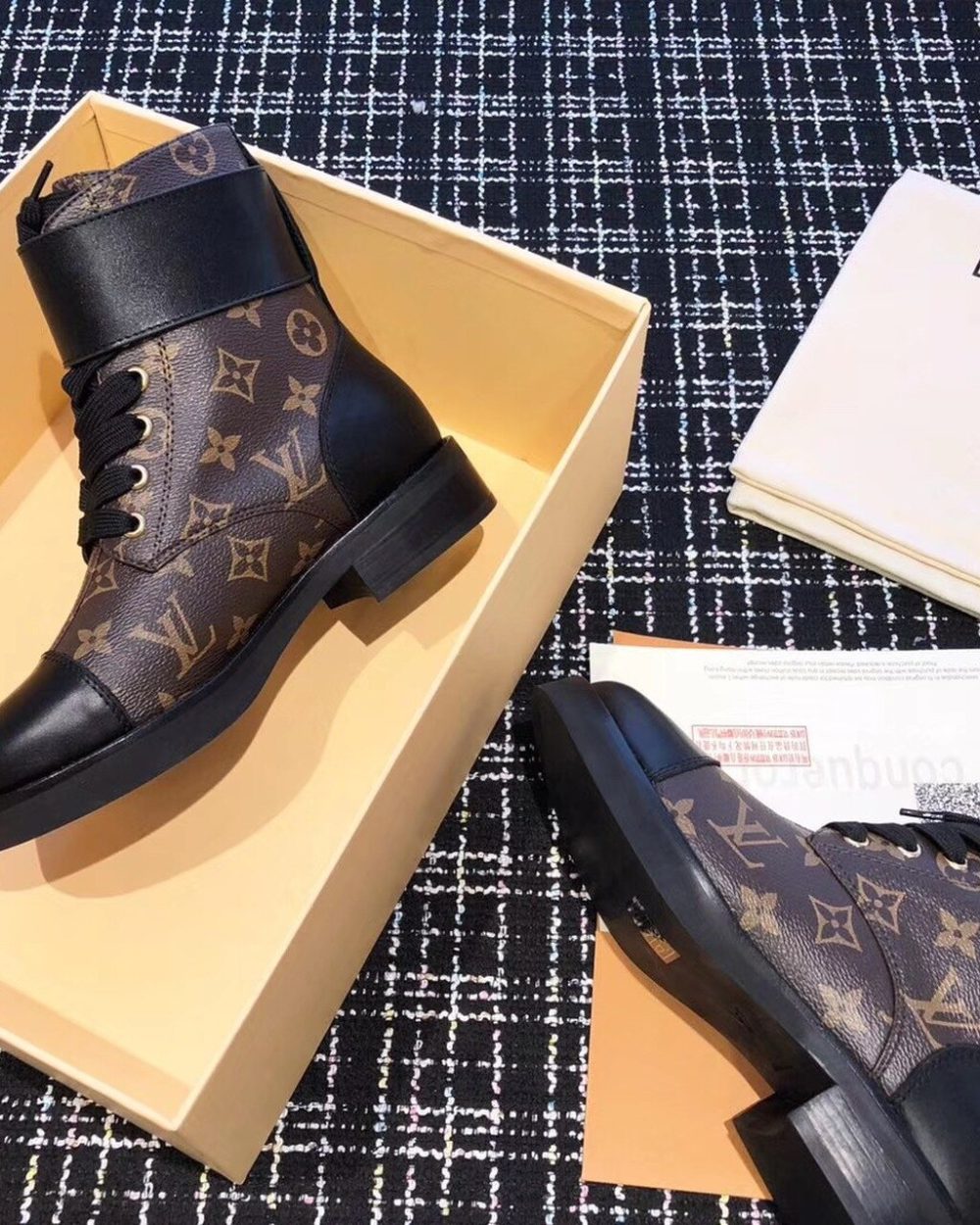 Louis Vuitton Wonderland Flat Ranger Monogram Canvas/Calfskin Leather Fall/Winter Collection Black/Brown