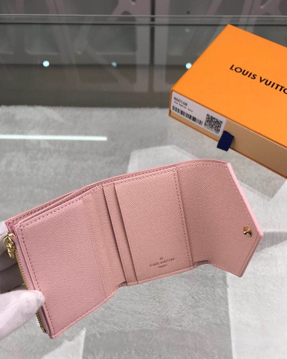 1:1 Replica Louis Vuitton Zóe Wallet Combines Damier Azur Canvas Rose Ballerine Pink For Women, Women's Wallet 10cm LV N60168