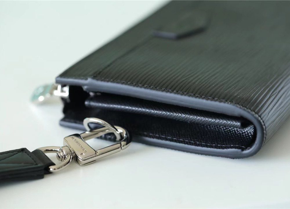 1:1 Replica Louis Vuitton Zippy Dragonne Epi Black For Women, Women's Wallets 4.3in/11cm LV M81325