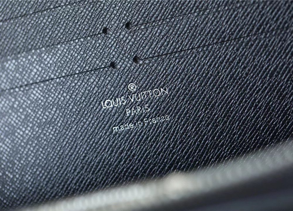 1:1 Replica Louis Vuitton Zippy Dragonne Epi Black For Women, Women's Wallets 4.3in/11cm LV M81325