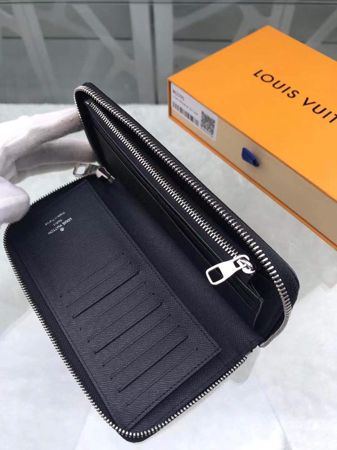 1:1 Replica Louis Vuitton Zippy Wallet Vertical Canvas Black For Men, Men's Wallet 7.9in/20cm LV M62295 - Image 4