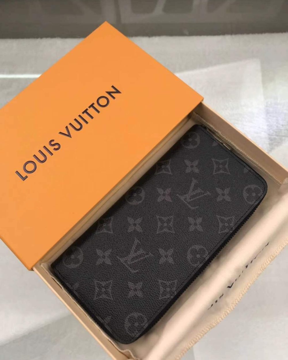 1:1 Replica Louis Vuitton Zippy Wallet Vertical Canvas Black For Men, Men's Wallet 7.9in/20cm LV M62295