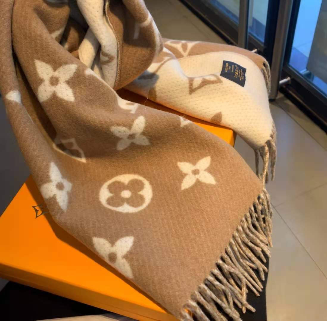 LV Essential Scarf Brown For Women M77728 - Image 5