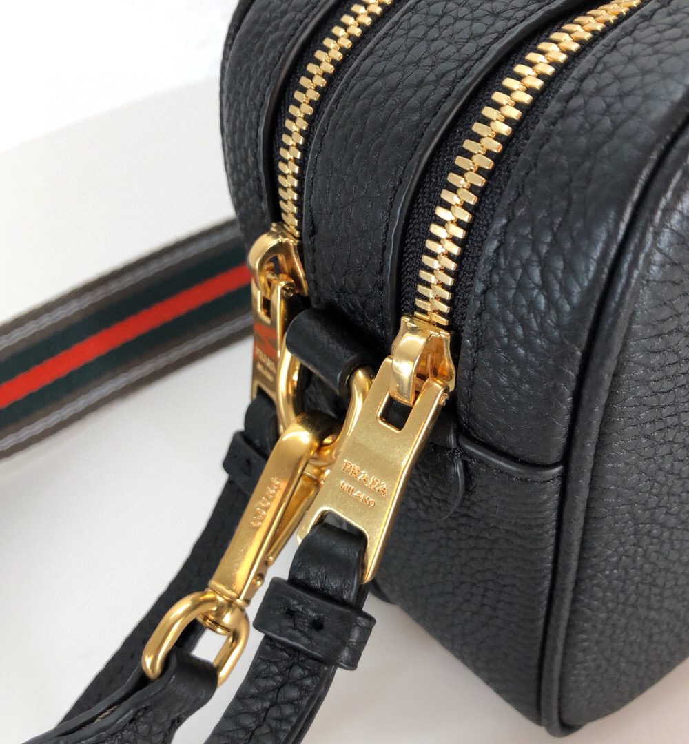 Medium Camera Bag With Gold Tone Hardware In Black For Women 8.6in/ 22cm