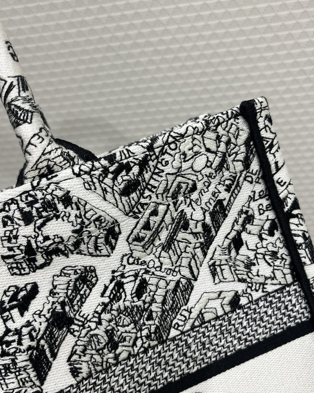 1:1 Replica Medium Dior Tote Bag Black And  For Women 14in/ 36cm M1296ZOMP_M041