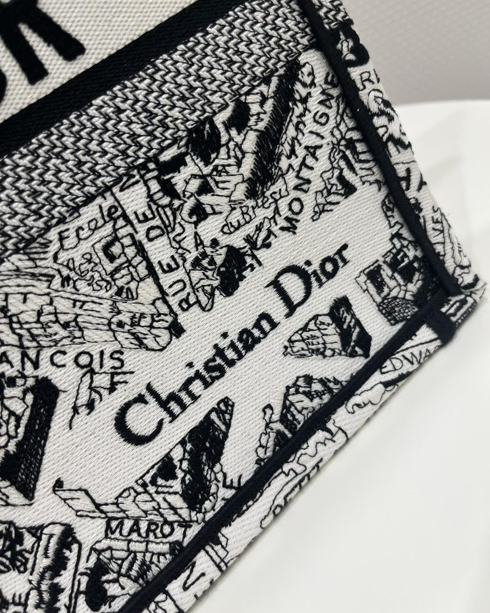 1:1 Replica Medium Dior Tote Bag Black And  For Women 14in/ 36cm M1296ZOMP_M041