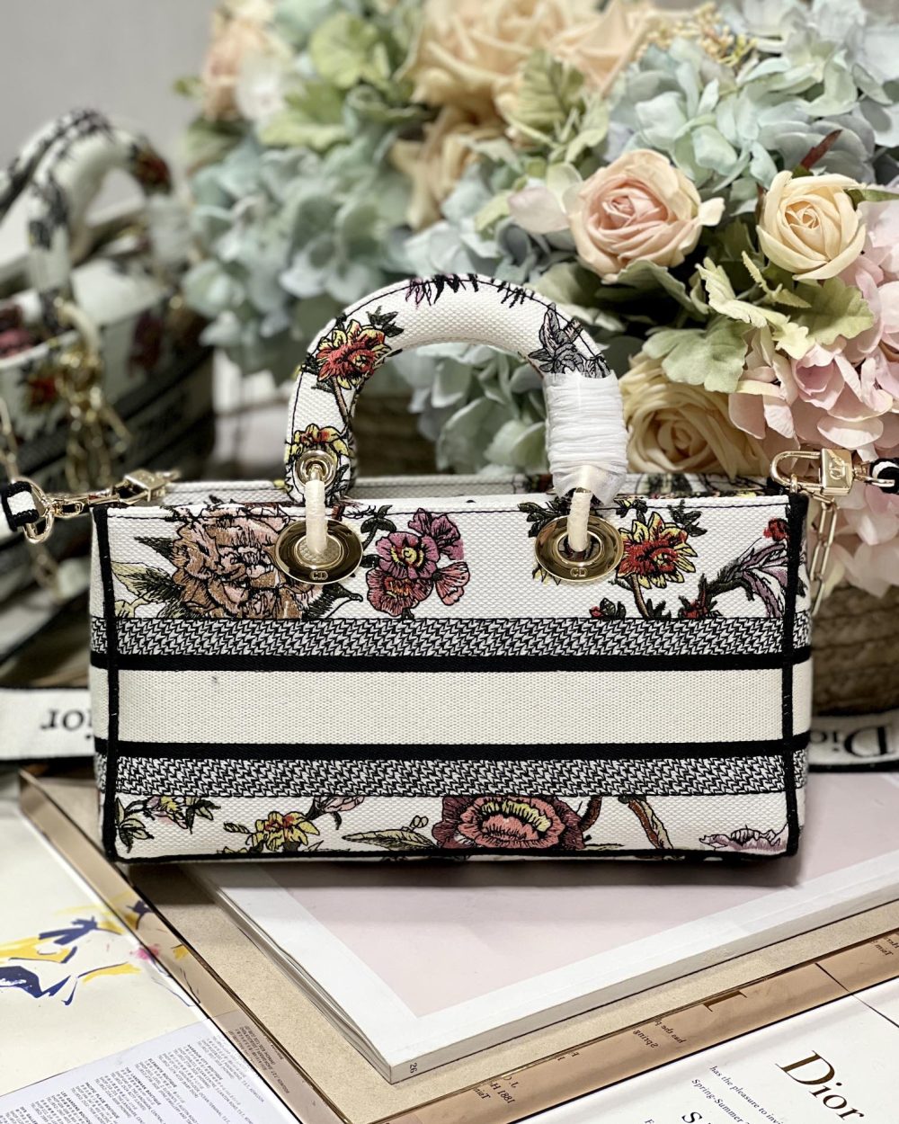 1:1 Replica Medium Lady D-Joy Bag White/Black For Women 10in/26cm