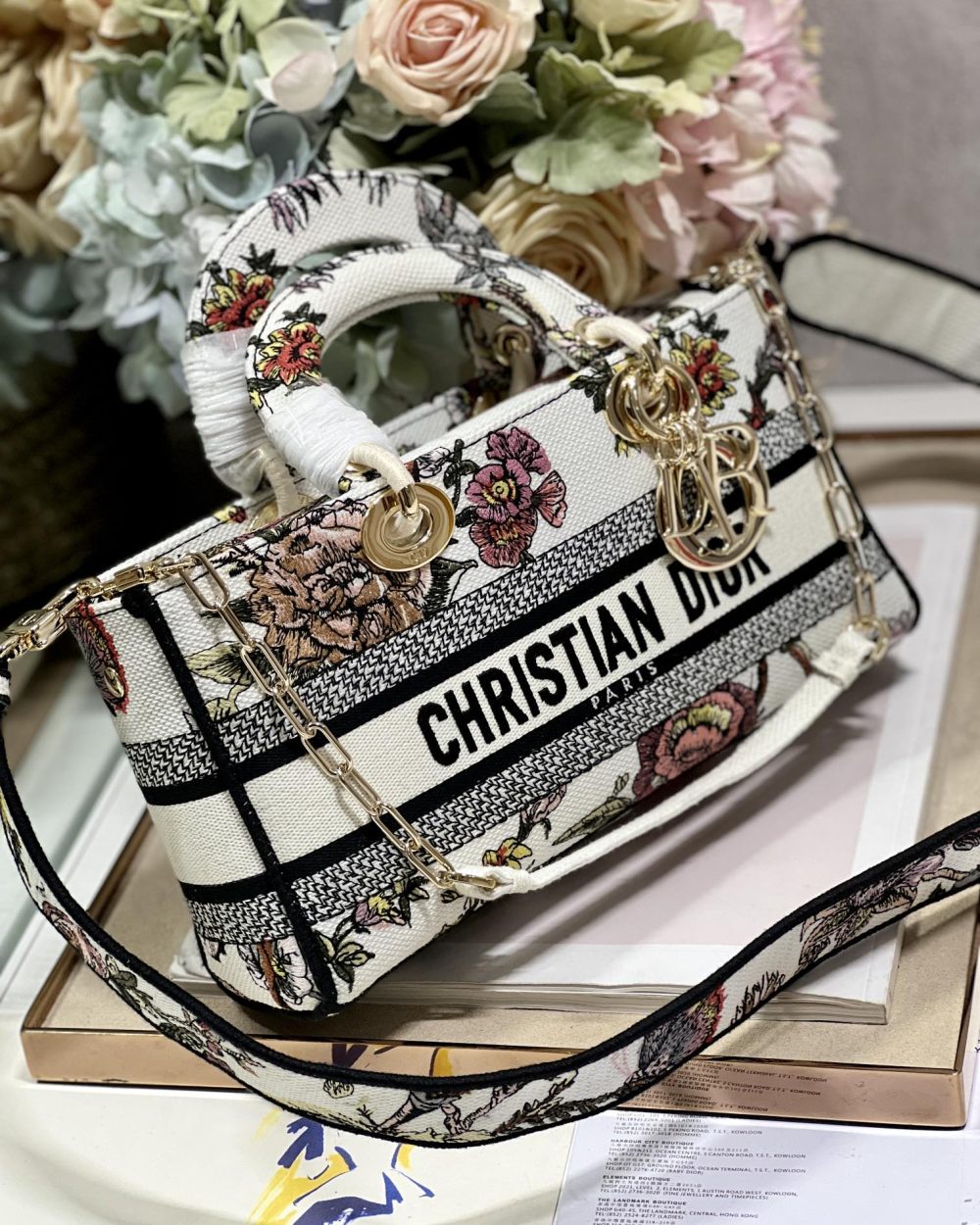 1:1 Replica Medium Lady D-Joy Bag White/Black For Women 10in/26cm