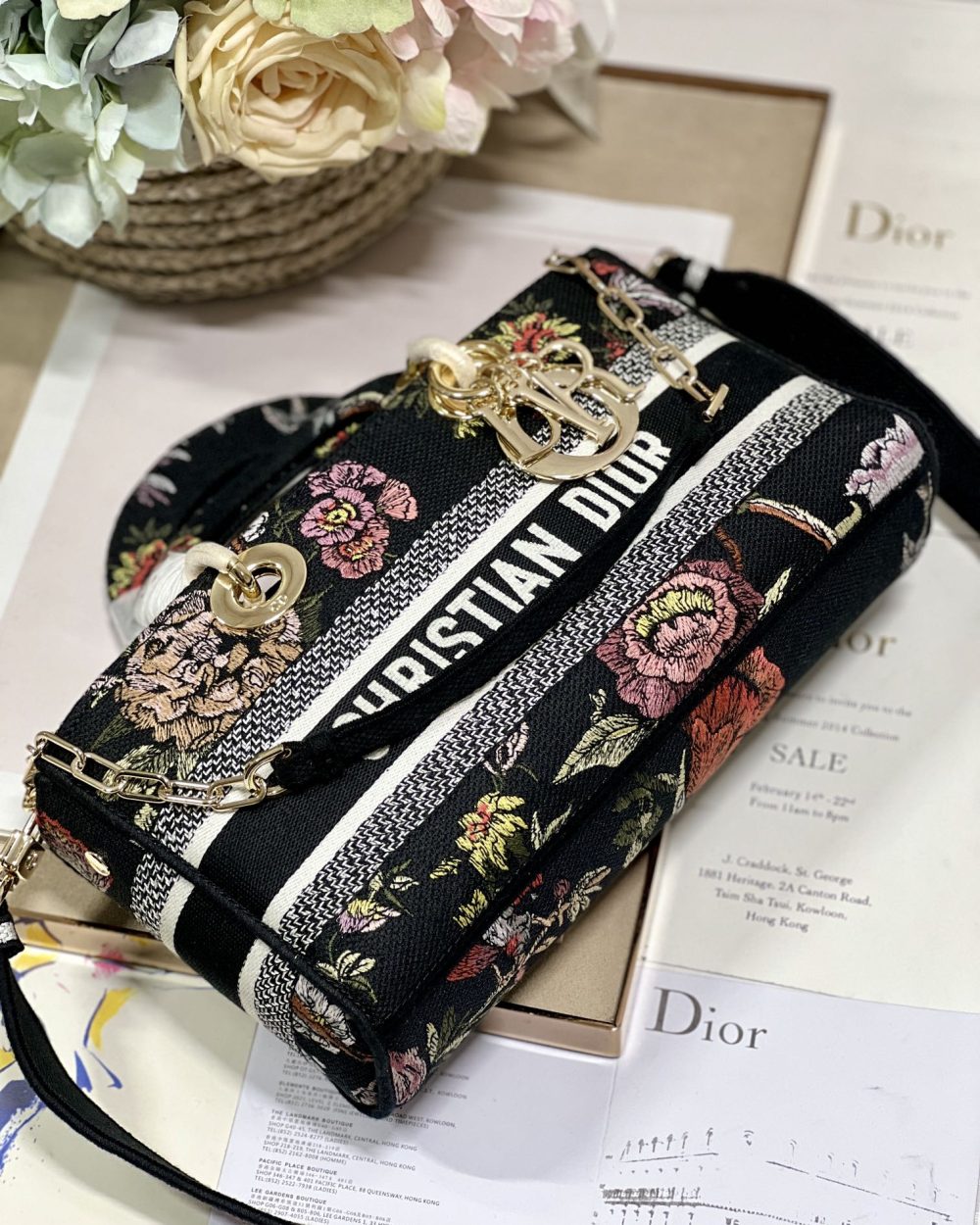 1:1 Replica Medium Lady D-Joy Bag White/Black For Women 10in/26cm