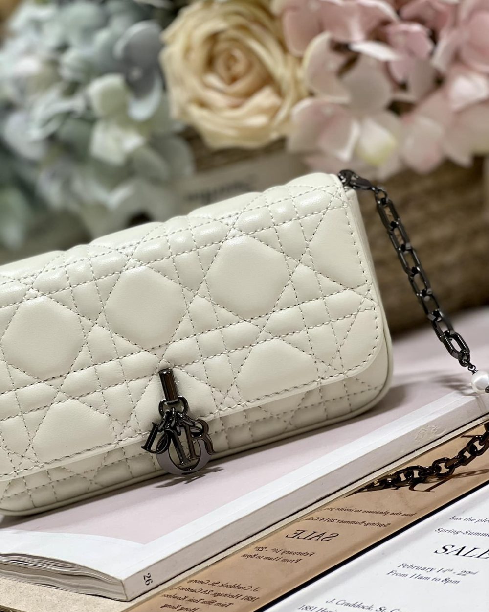 1:1 Replica Mini Miss Dior Bag White/ Black For Women 7 in/ 18.5cm
