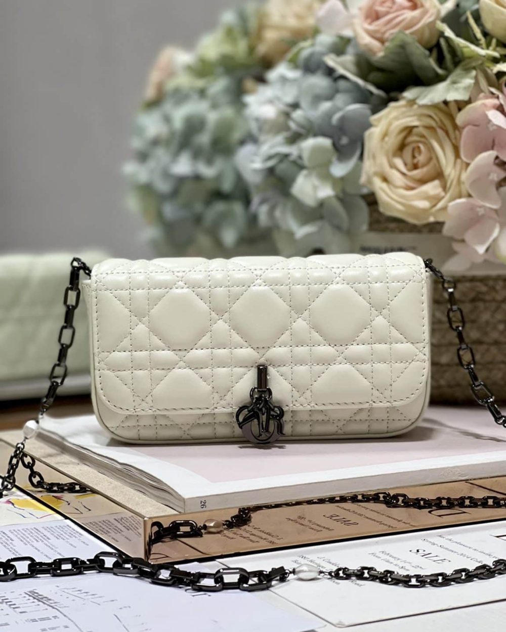 1:1 Replica Mini Miss Dior Bag White/ Black For Women 7 in/ 18.5cm